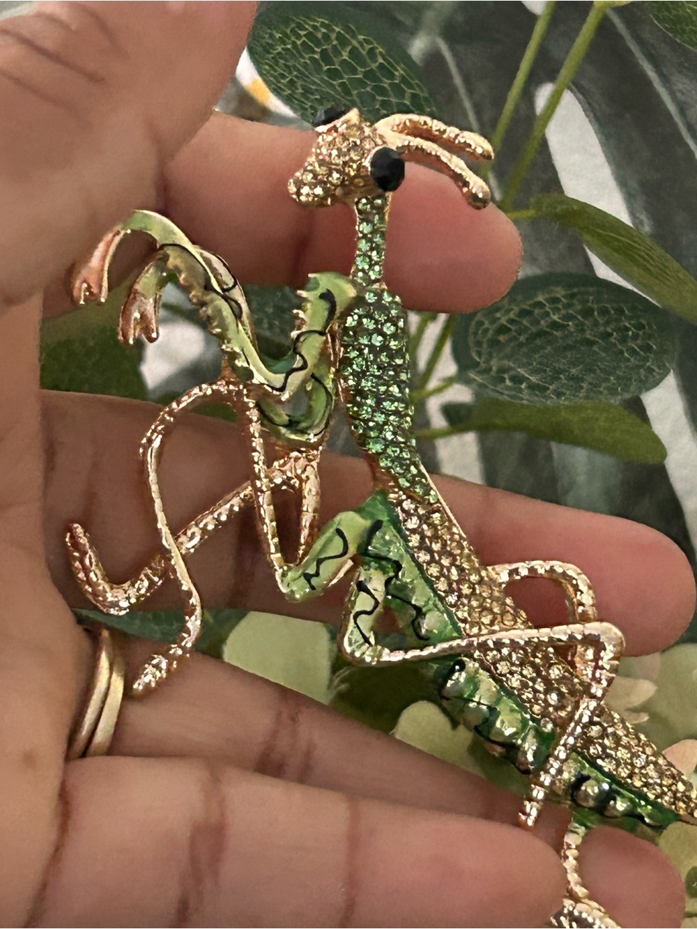 Decorative Green Crystal  Mantis Brooch - Fashion Pet Reptile Accent